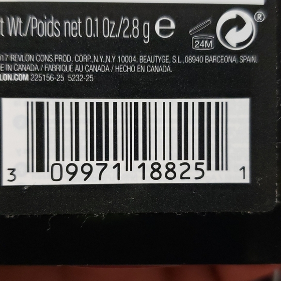 Revlon Make-up - Picture 3 of 3